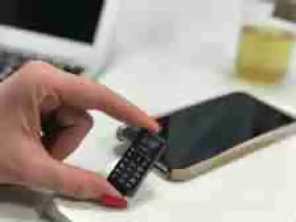 This Is What The Smallest Mobile Phone In The World Looks Like - The Zanco Tiny T1